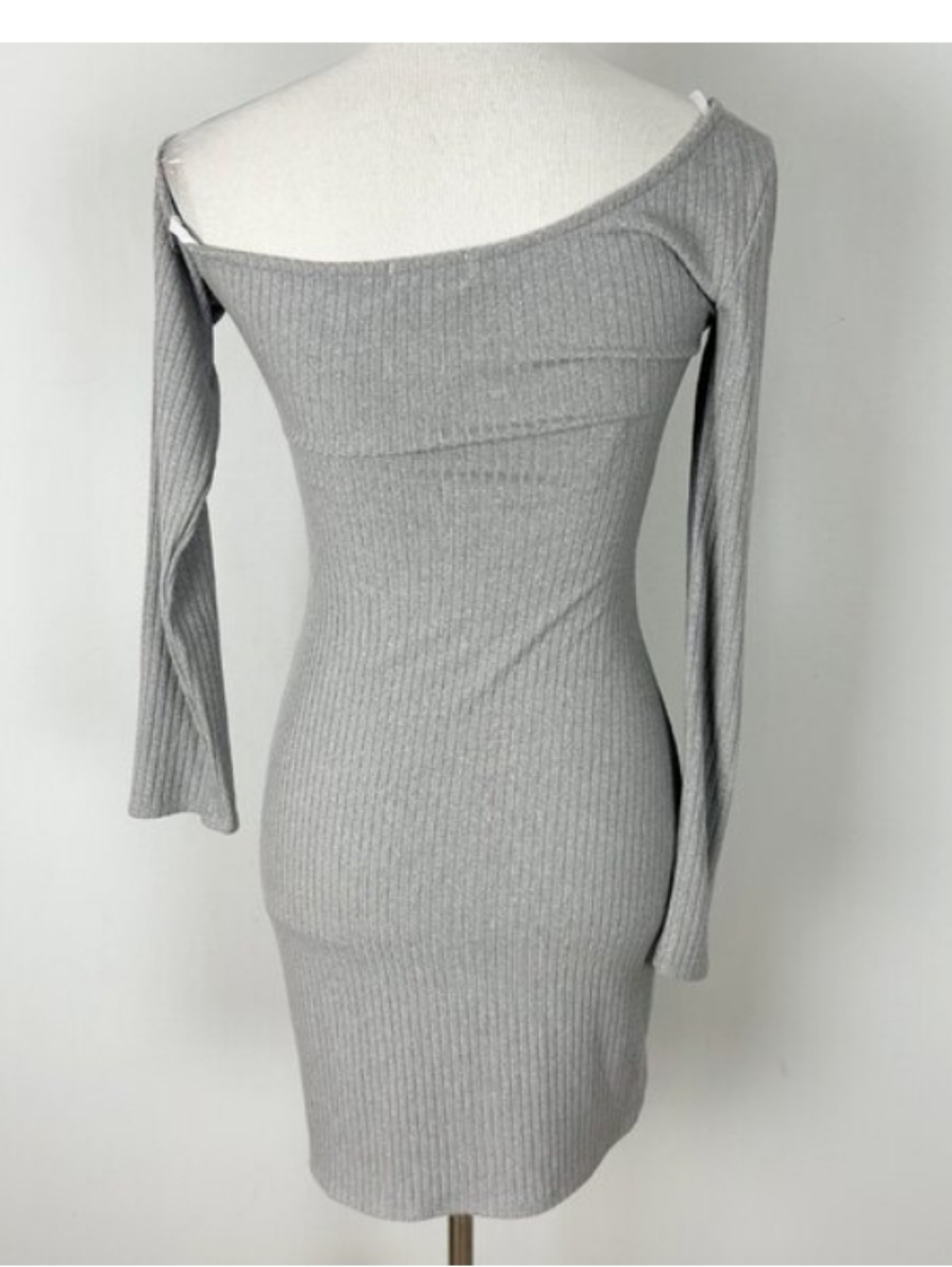 LOVERS + FRIENDS X REVOLVE Gray Ribbed Knit Off Shoulder Long Sleeve Dress Small - Picture 4 of 5